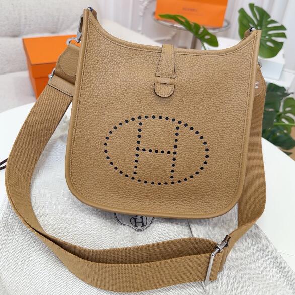 【エルメス HERMES】エブリン 23 トリヨンクレマンス ブラウン シルバー金具 (100%マシン)